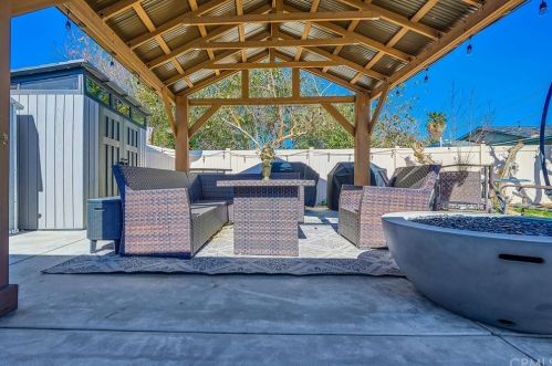 555 Prospect Ave, Riverside CA  92507-1720 exterior
