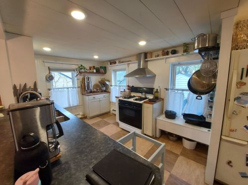 28 Jackson St, Concord, NH 03303-1318