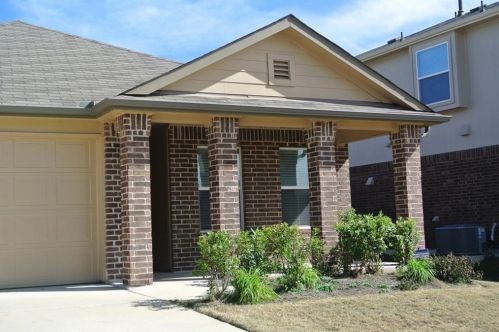 406 Purple Martin Ave, Uhland, TX 78640
