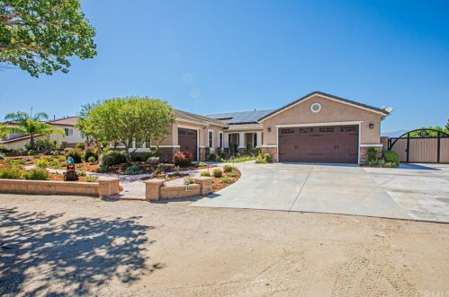 119 Breeders Cup Pl, Norco, CA 92860-5128