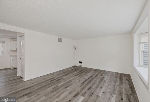 8105 Willowdale Ct, Springfield VA  22153-3620 exterior