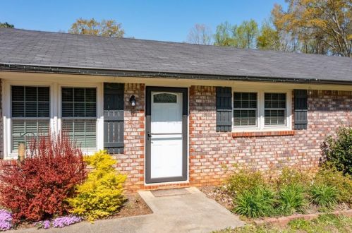139 River Dr, Holly Springs, GA 30188-2721