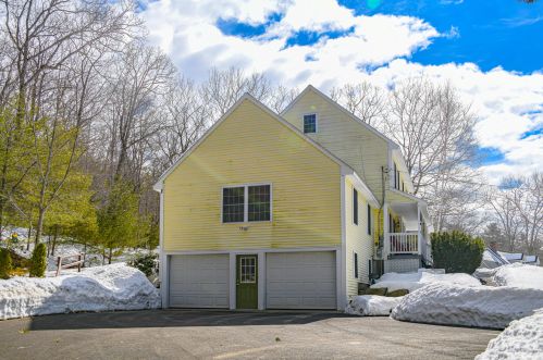 61 Madison Dr, Naples, ME 04055-5039