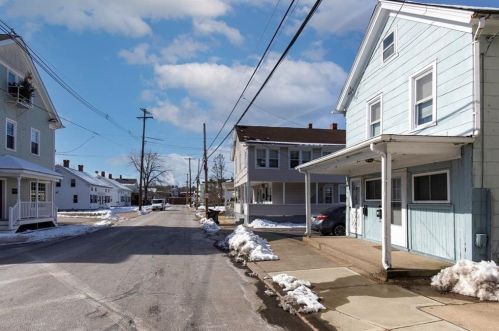 65 Pleasant St, Westerly, RI 02891-1651