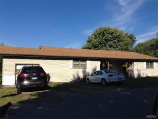 1413 Thomas Dr, Lebanon, MO 65536-3889
