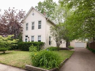 2905 26th St, Minneapolis, MN 55406-1327
