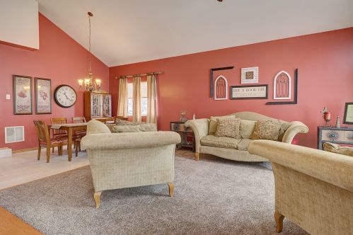 2217 Falcon Dr, Plainfield, IL 60586-6572