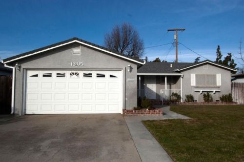 1305 Walnut St, Lodi, CA 95242-3026
