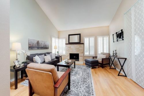 1949 Village Wood Rd, Encinitas, CA 92024-3127