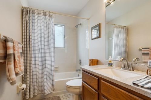 9146 Fidelis Dr, Cincinnati OH 45242-7431 exterior