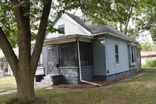 809 Locust St, Swygert IL  61764-1133 exterior