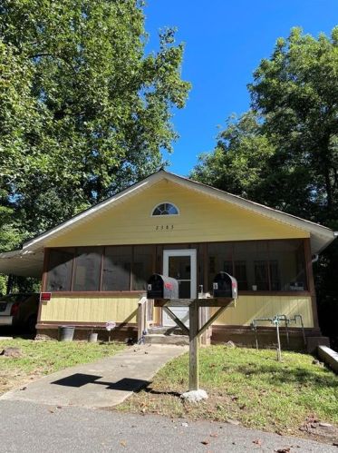 2383 Dupree Ave, Atlanta, GA 30318-4753