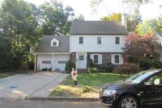 12 Reynen Ct, Ridgewood, NJ 07450-3905