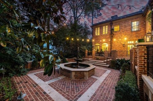 2943 Habersham Rd, Atlanta GA  30305-2847 exterior
