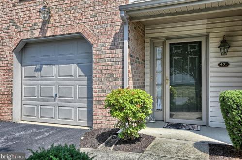 451 Waverly Woods Dr, Harrisburg, PA 17110-3998