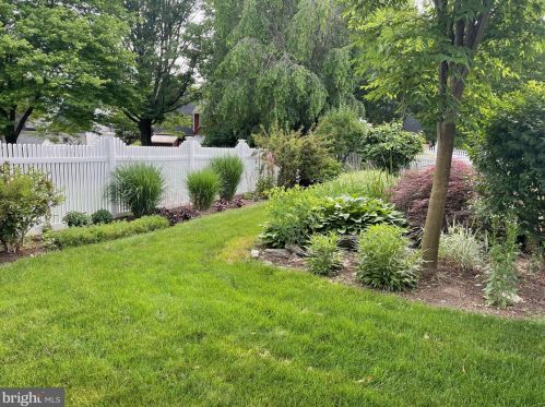 1549 Jefferson Ct, Lancaster PA  17602-1245 exterior