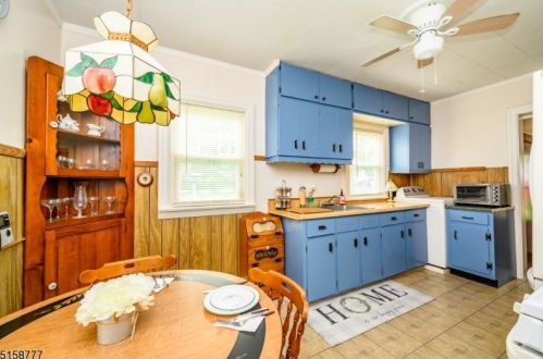 6 Dogwood Ln, Princeton NJ  08540-8439 exterior