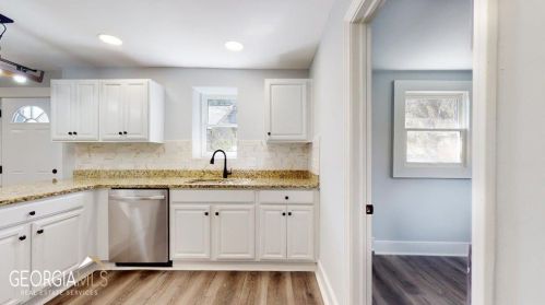 266 Hamilton E Holmes Dr, Atlanta GA  30318-7413 exterior