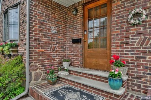 281 Sussex Rd, Wood-Ridge, NJ 07075-1109