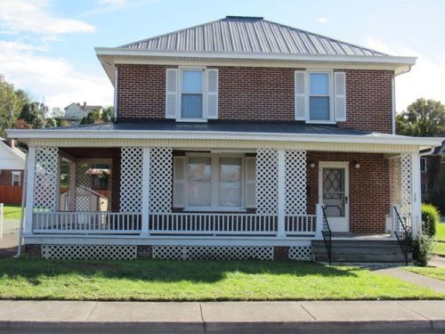 28 Dora Hwy, Snowville, VA 24301-5714