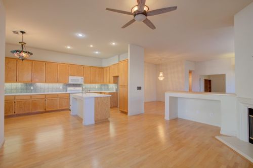 3713 Twin Creek Dr, Modesto, CA 95355-9693