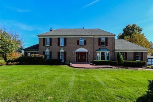 1 Dehoff Dr, Flemington, NJ 08822-1939