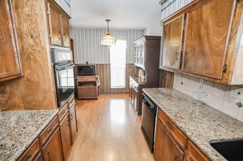 1500 Shanks Rd, Angleton TX 77515-9188 exterior