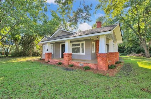 124 Elm St, Maxton, NC 28364-1714