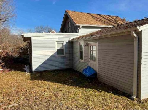 462 Country Club Rd, Waterbury, CT 06708-3257