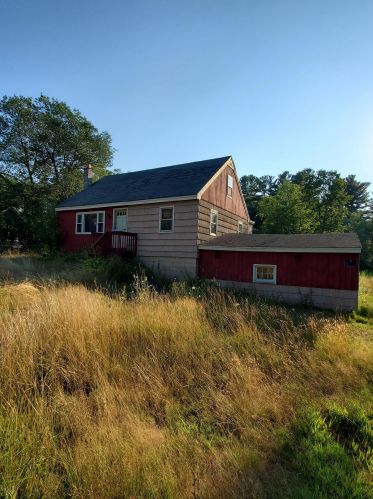 2 Mclain Dr, Pelham, NH 03076-3601