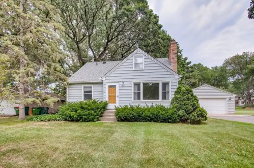 8939 Van Buren St, Minneapolis, MN 55434-2417