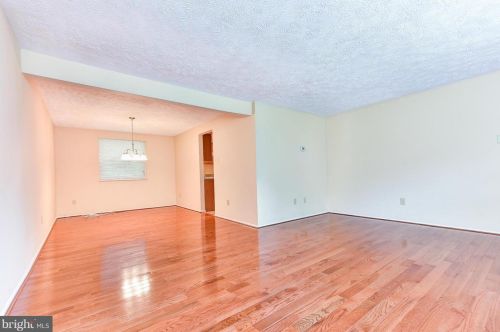 7309 Sterling Grove Dr, Springfield VA  22150-4437 exterior