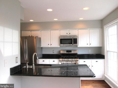 11527 Bertram St, Woodbridge VA  22192-7453 exterior