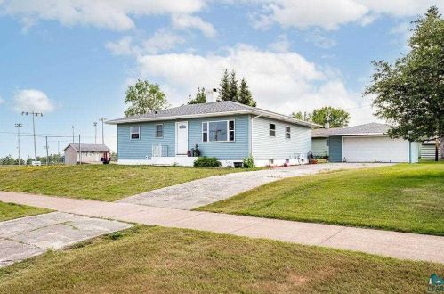 11 Edison Blvd, Silver Bay, MN 55614-1223