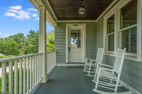 6 Olsens Ln, Clinton, NJ 08809-1355