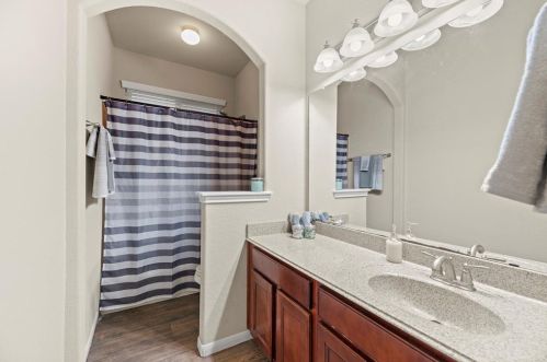 7511 Lone Star Jct St, Richmond TX 77406-7069 exterior