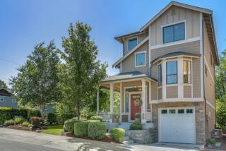 1802 95th St, Everett, WA 98204-1447