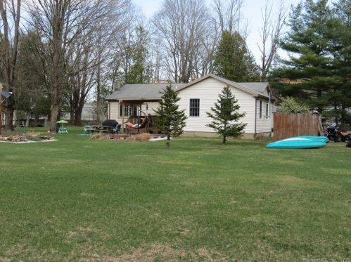 20 Barracks Rd, Canaan, CT 06018-2018