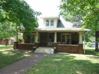 724 4th St, Cherryvale, KS 67335-2308