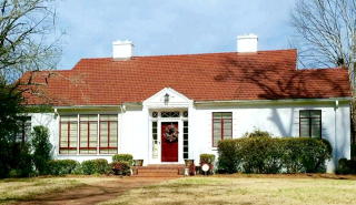 604 Grace St, Greenwood, SC 29649-2131