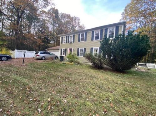 470 Highland Dr, Henniker, NH 03242-4154