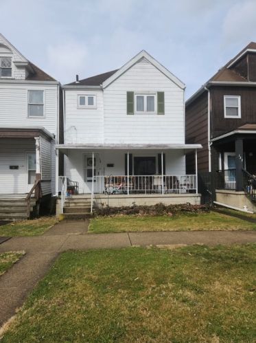 129 Lafayette St, Vandergrift, PA 15690-1123