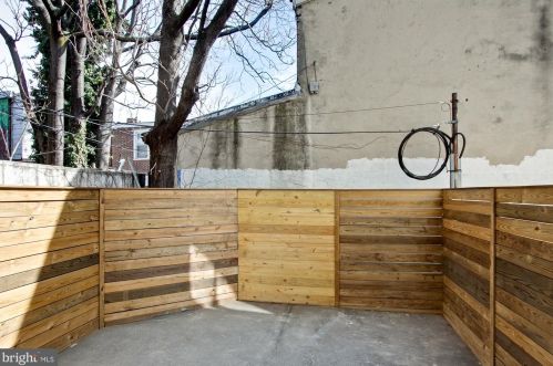 1525 5th St, Philadelphia PA  19147-6532 exterior