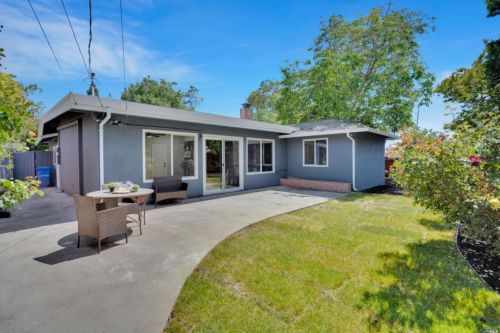 1111 Aspen Dr, Concord CA  94520-4001 exterior