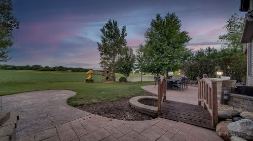1910 Parkside Dr, Sycamore IL  60178-3315 exterior