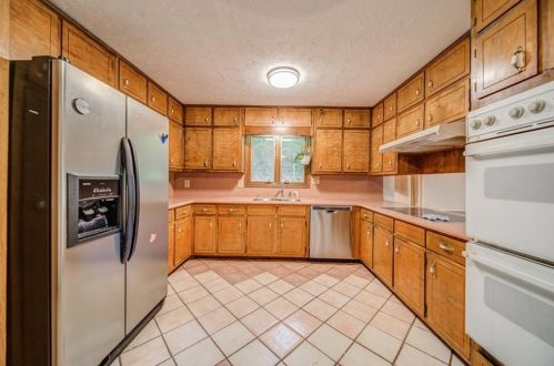 5055 Shore Dr, Conyers GA  30094-4711 exterior