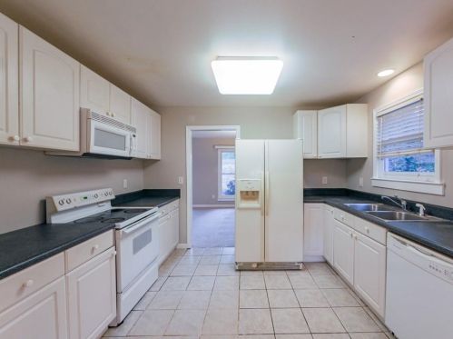 1336 Larkview Dr, Lilburn, GA 30047-2319