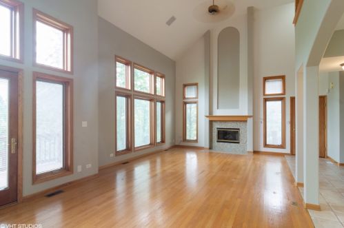 922 Chesterfield Ct, Palatine IL  60067-2257 exterior