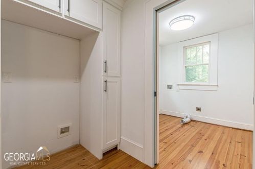 3314 Harris Dr, Atlanta GA  30337-1005 exterior