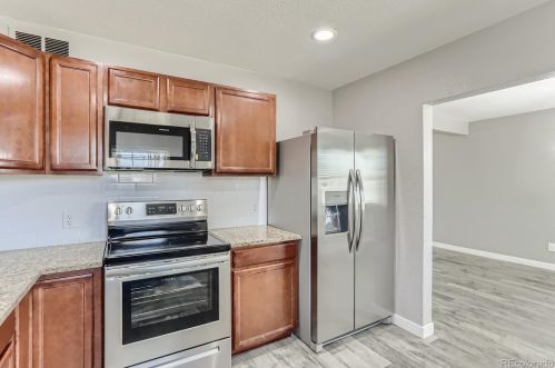 706 Troy Ct, Aurora CO 80011-6641 exterior